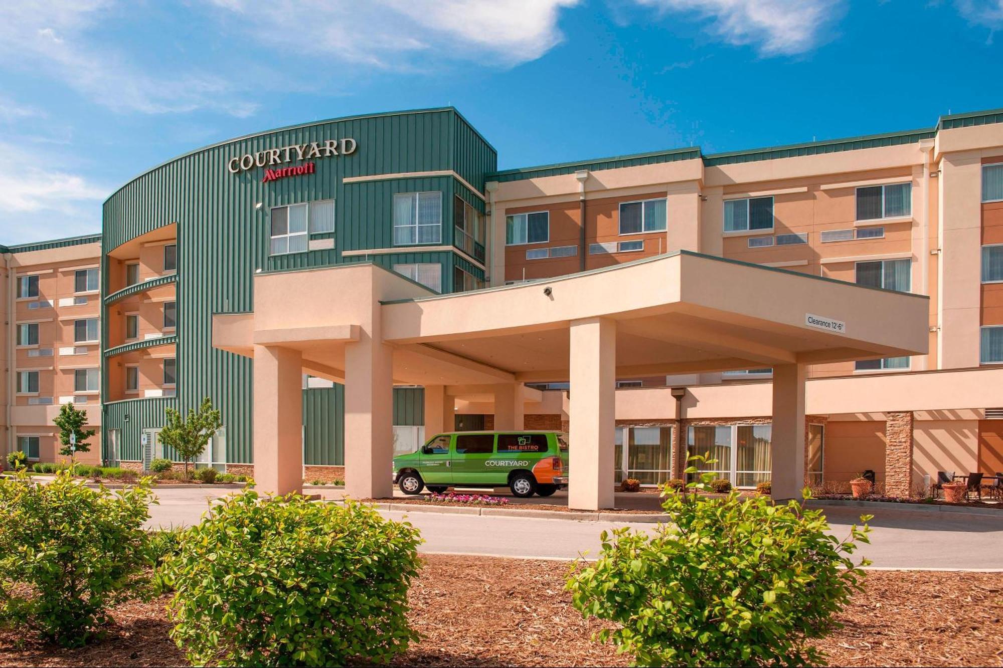 Courtyard Milwaukee Airport Hotell Eksteriør bilde